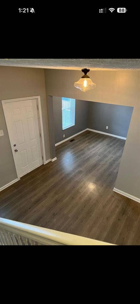 yo looking for  roommates