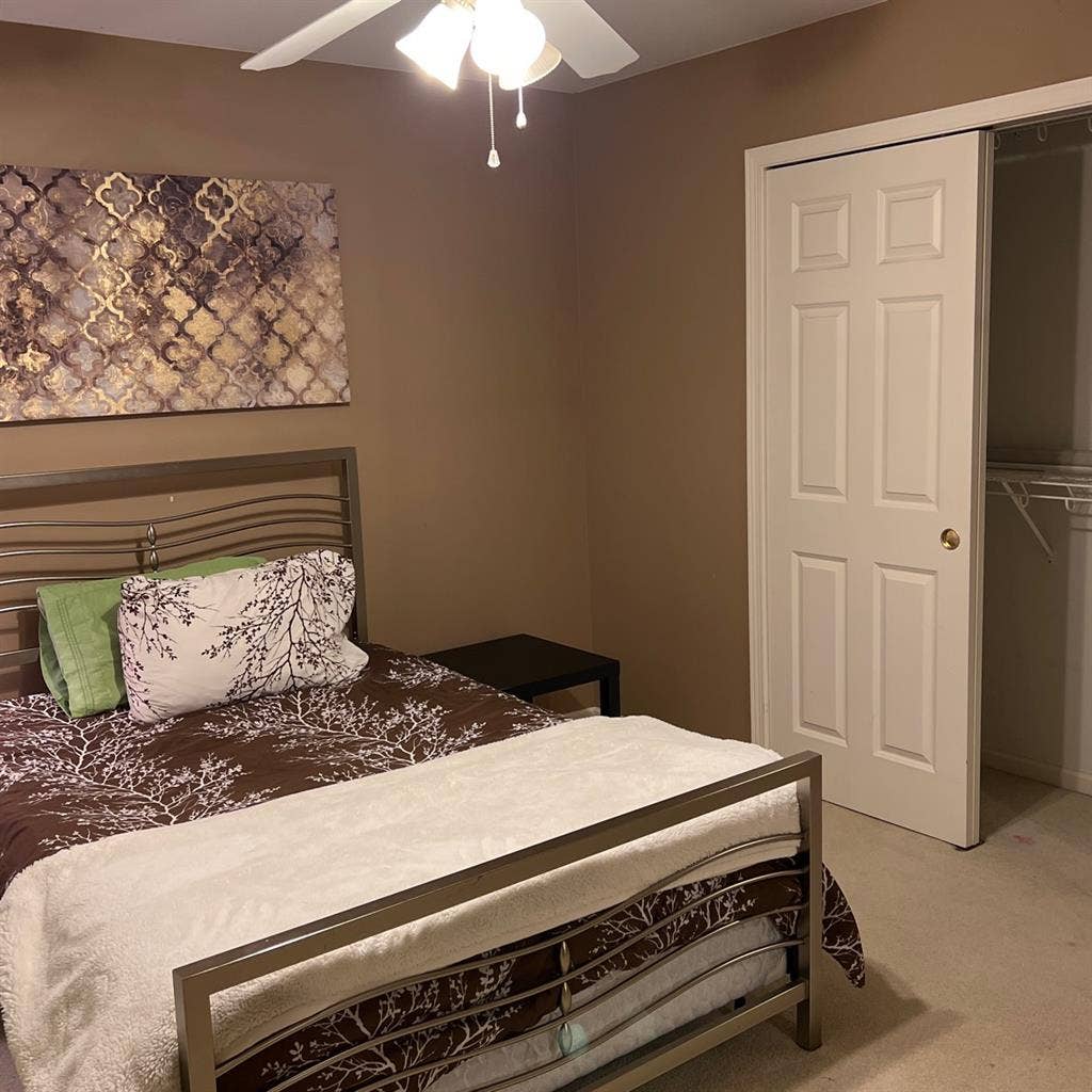 Bedroom for rent w/own BA