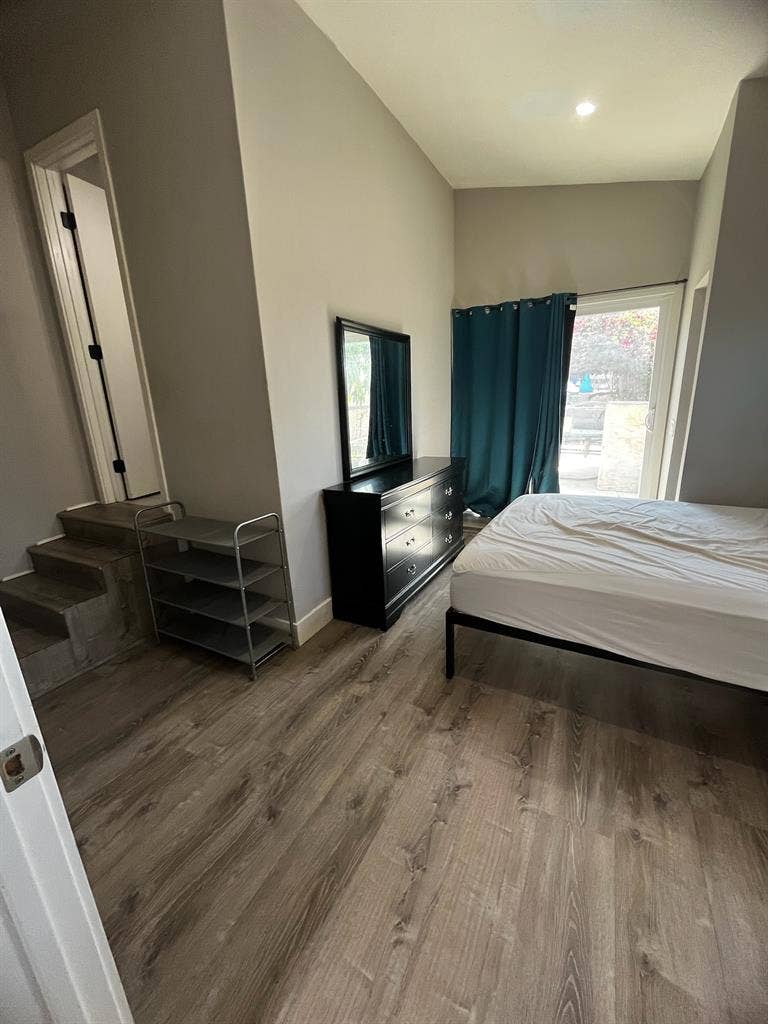 Dog-friendly master bed/bath