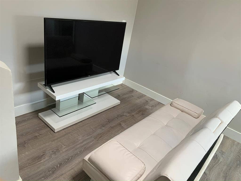 Dog-friendly master bed/bath