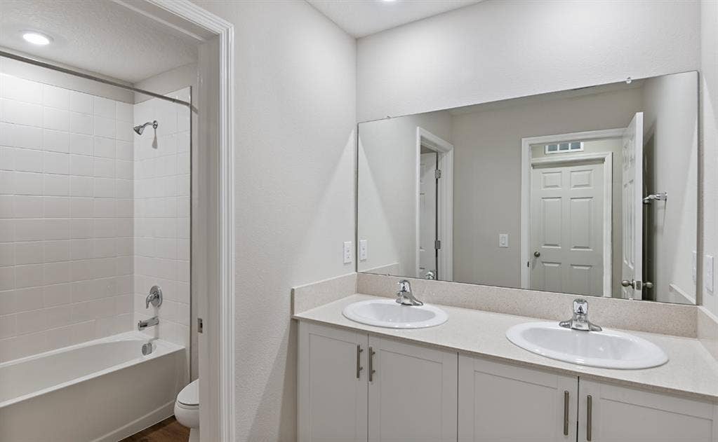 Private Room for rent in New House