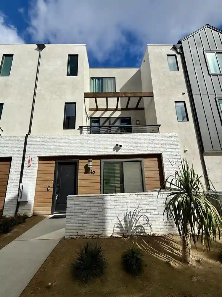 Roommate Needed December 1st