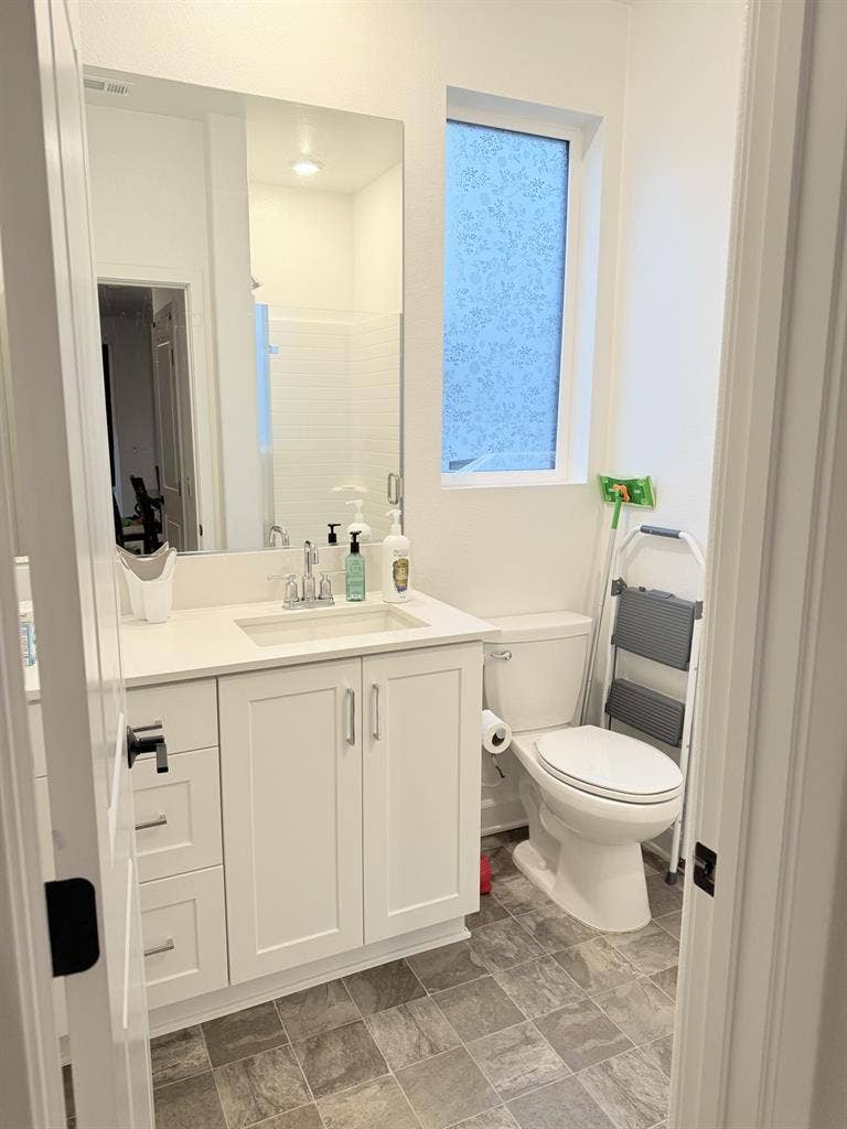 Roommate Needed December 1st