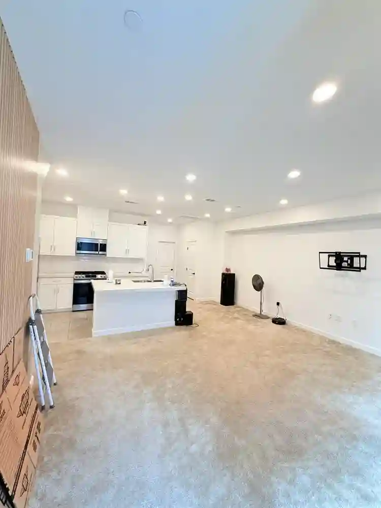 Roommate Needed December 1st