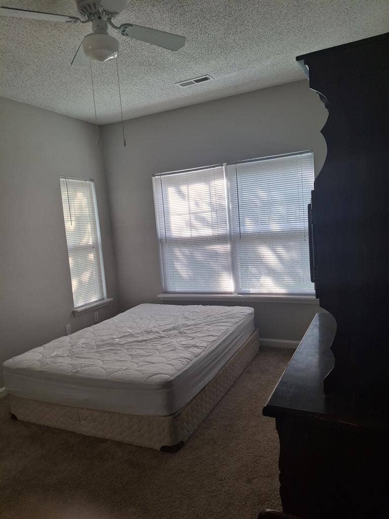 Nice room in quiet Hamburg. READY!