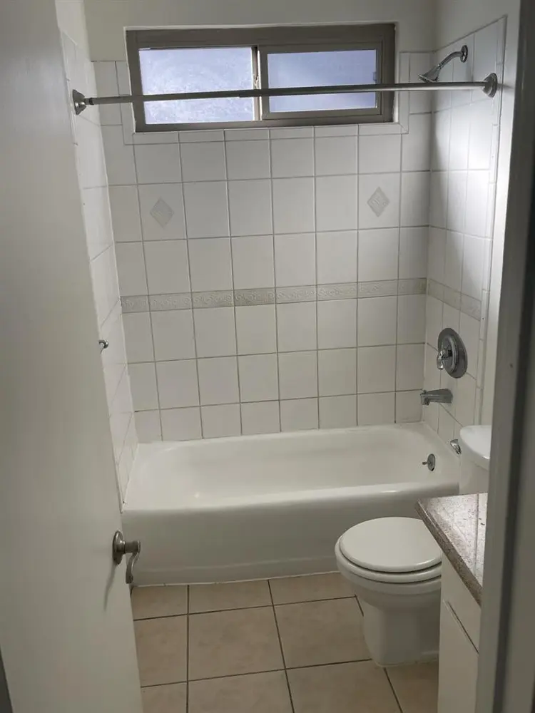 Looking for a roommate ASAP!