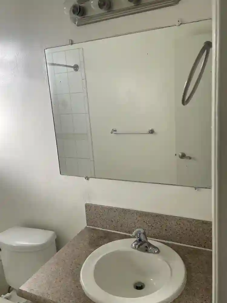 Looking for a roommate ASAP!