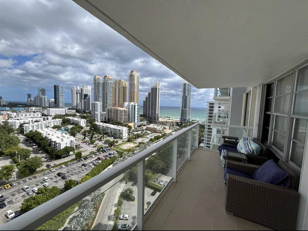 Private room.   Private bath.