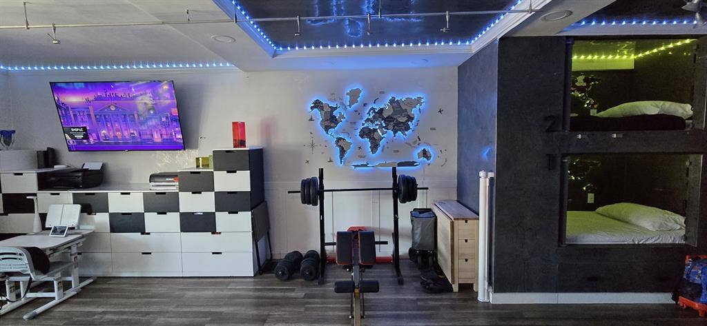 Hostel Smart Bed for Rent $ Nite