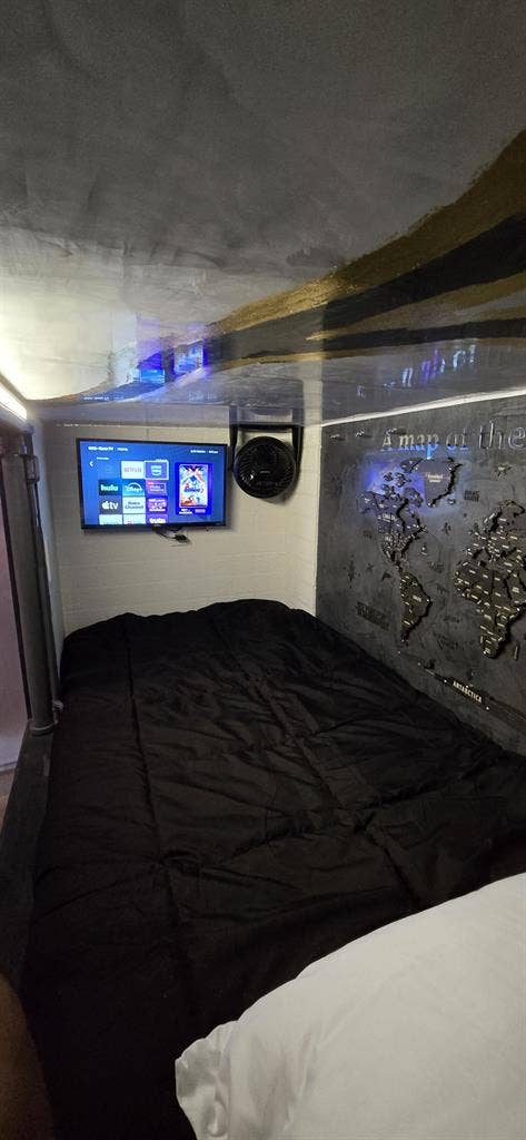 Hostel Smart Bed for Rent $ Nite