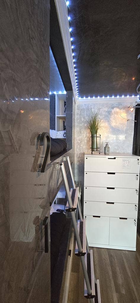 Hostel Smart Bed for Rent $ Nite