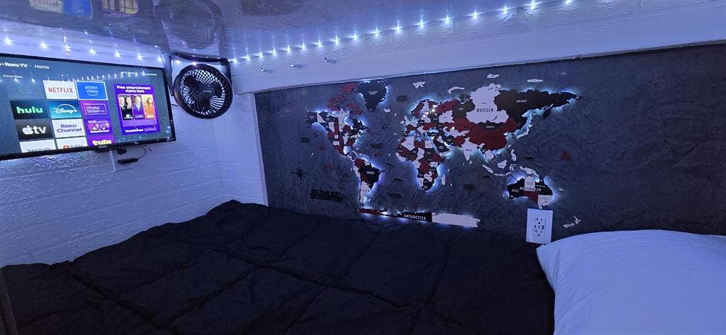 Hostel Smart Bed for Rent $ Nite