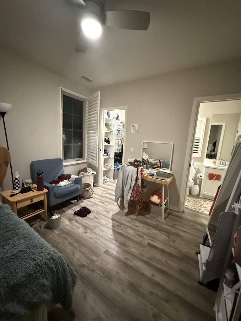 Female housemate needed