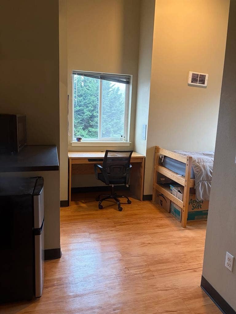 U-Distict furnished studio