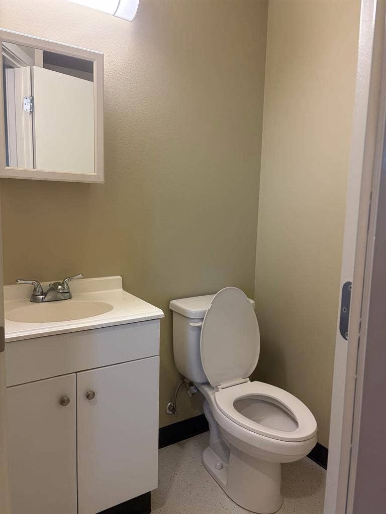 U-Distict furnished studio