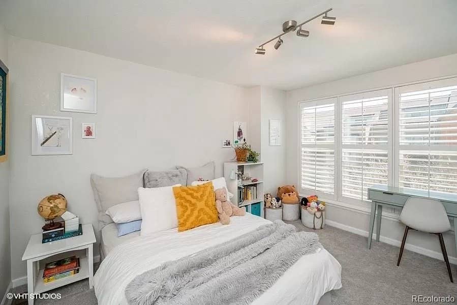 Spacious Bedroom Private Bathroom