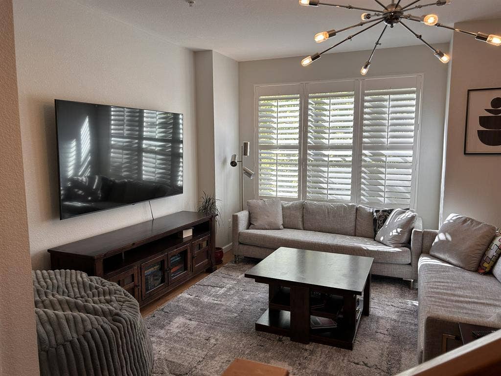 Spacious Bedroom Private Bathroom