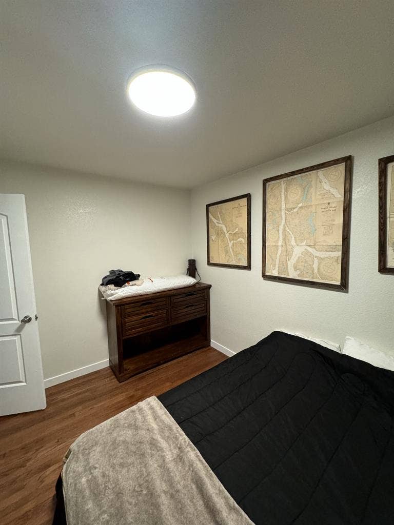 Room for rent near downtown !