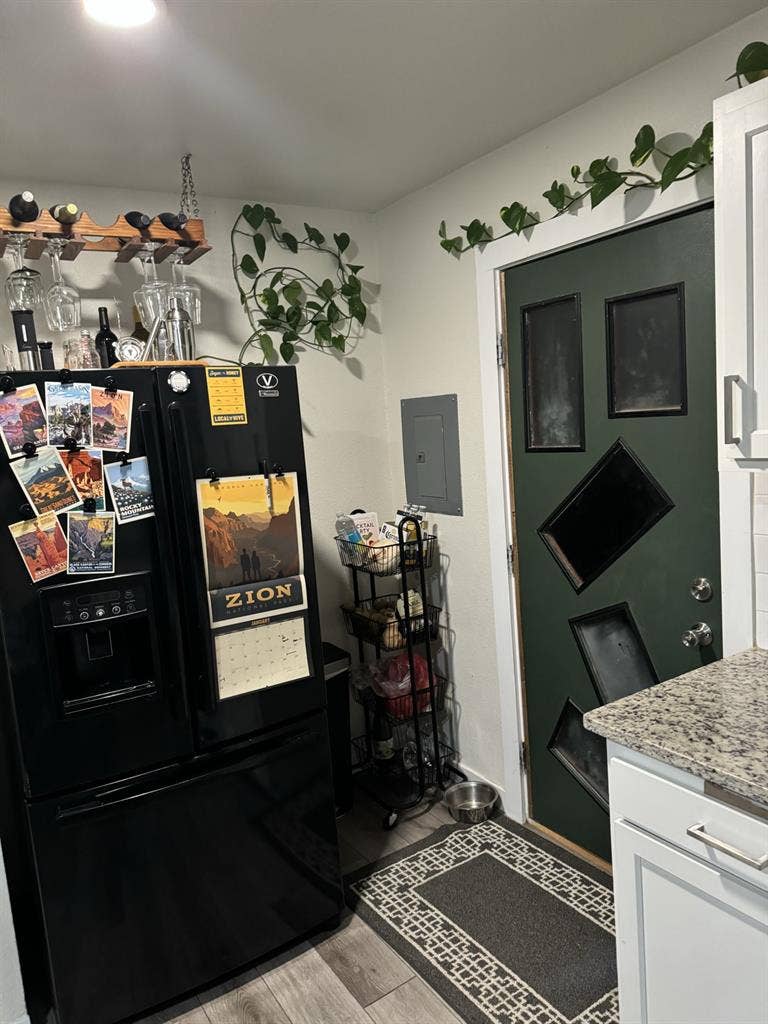 Room for rent near downtown !