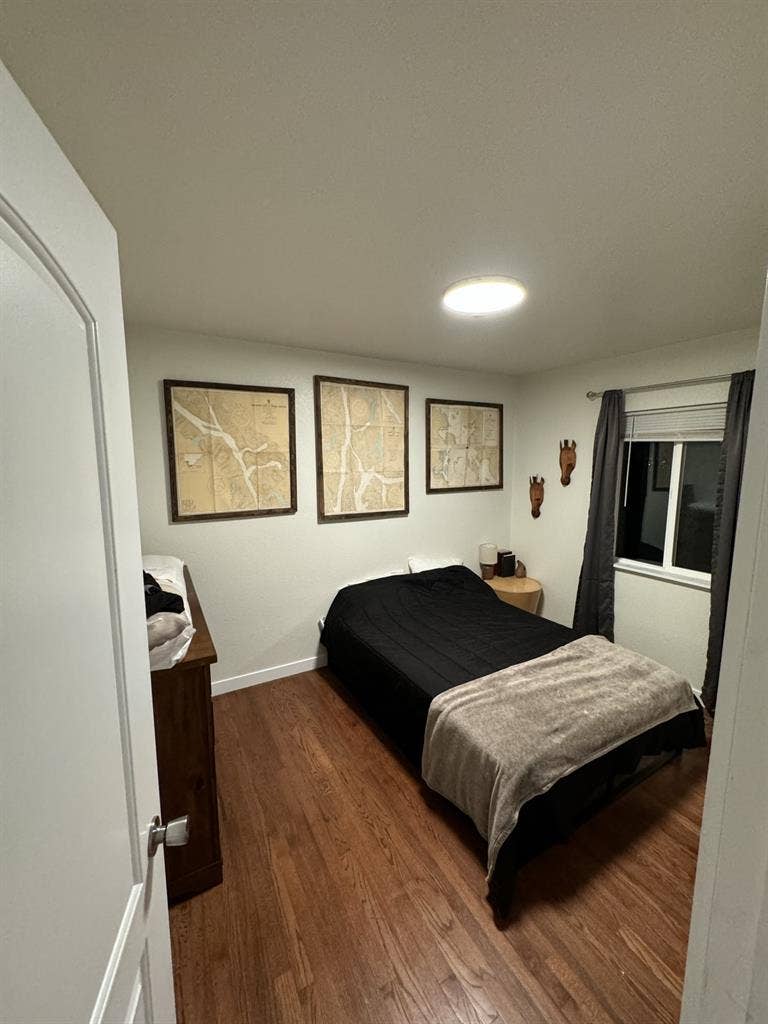 Room for rent near downtown !