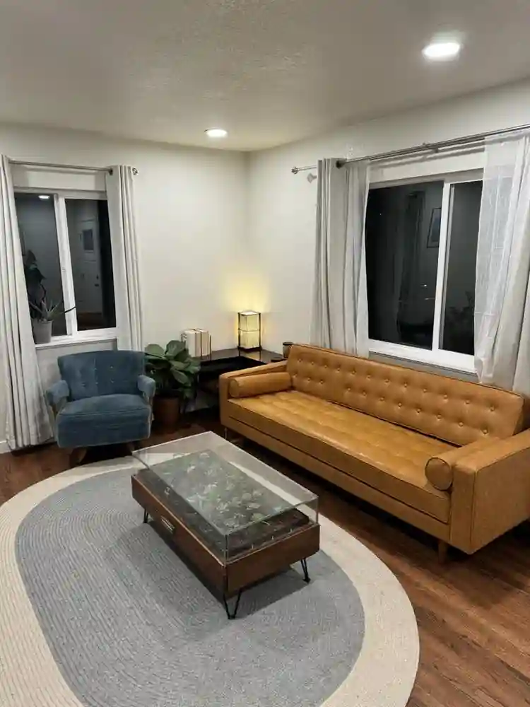 Room for rent near downtown !