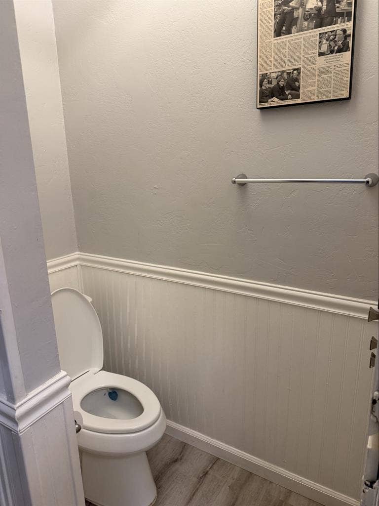 Well-furnished large room for rent