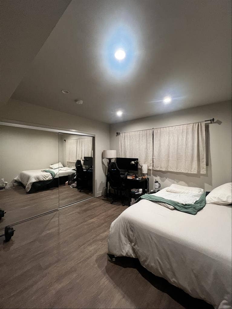 Sublet private room in Brentwood