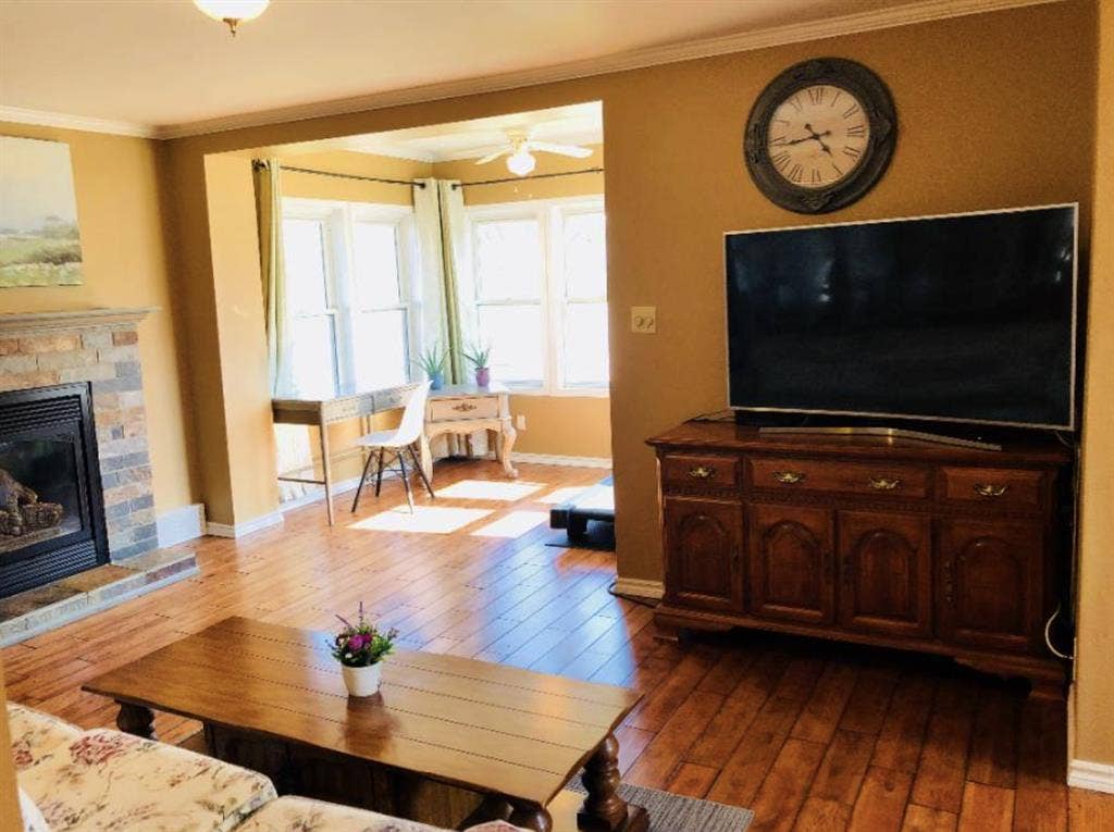 All-Inclusive Furnished Room (May)