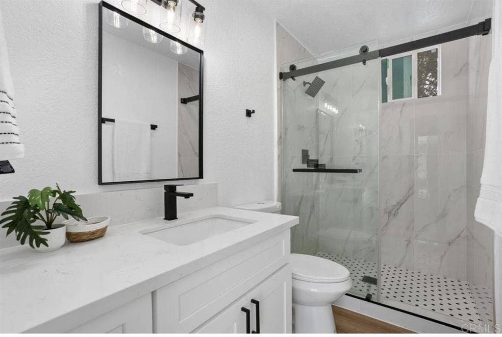 Mira Mesa room for rent avail asap