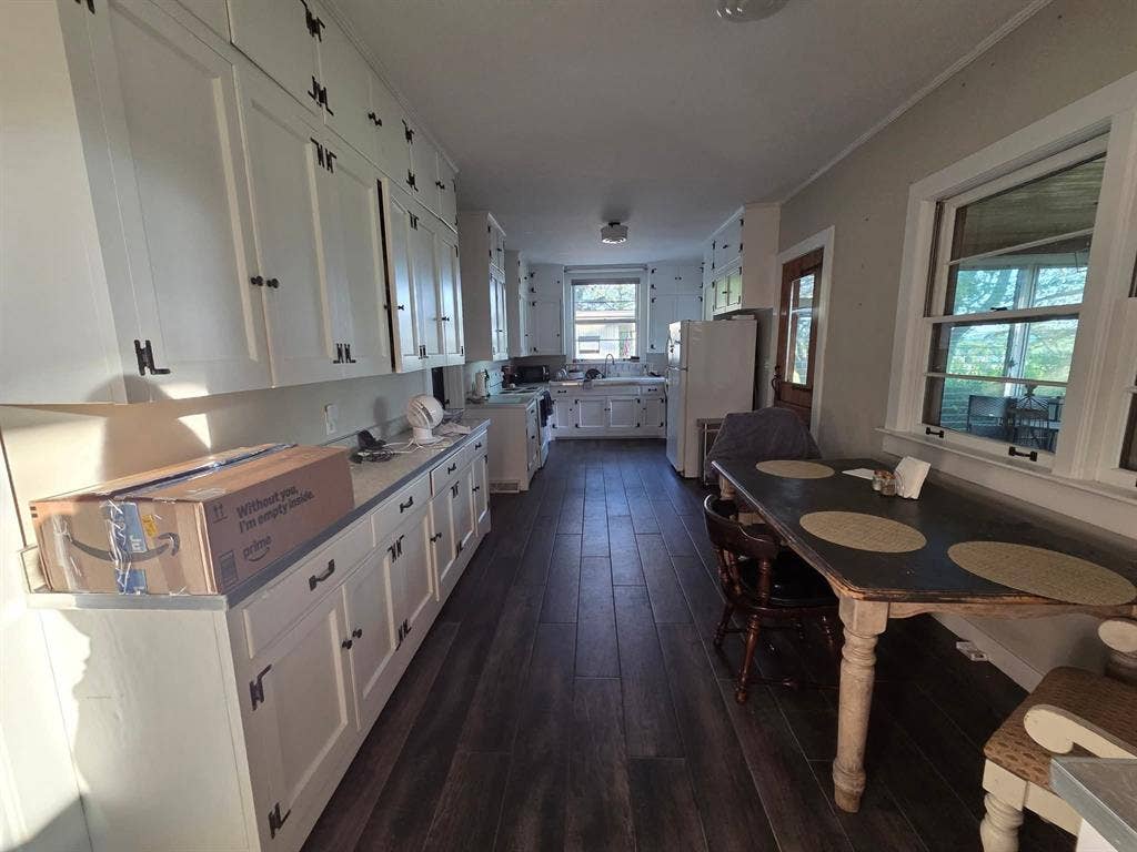 Looking for female roommate