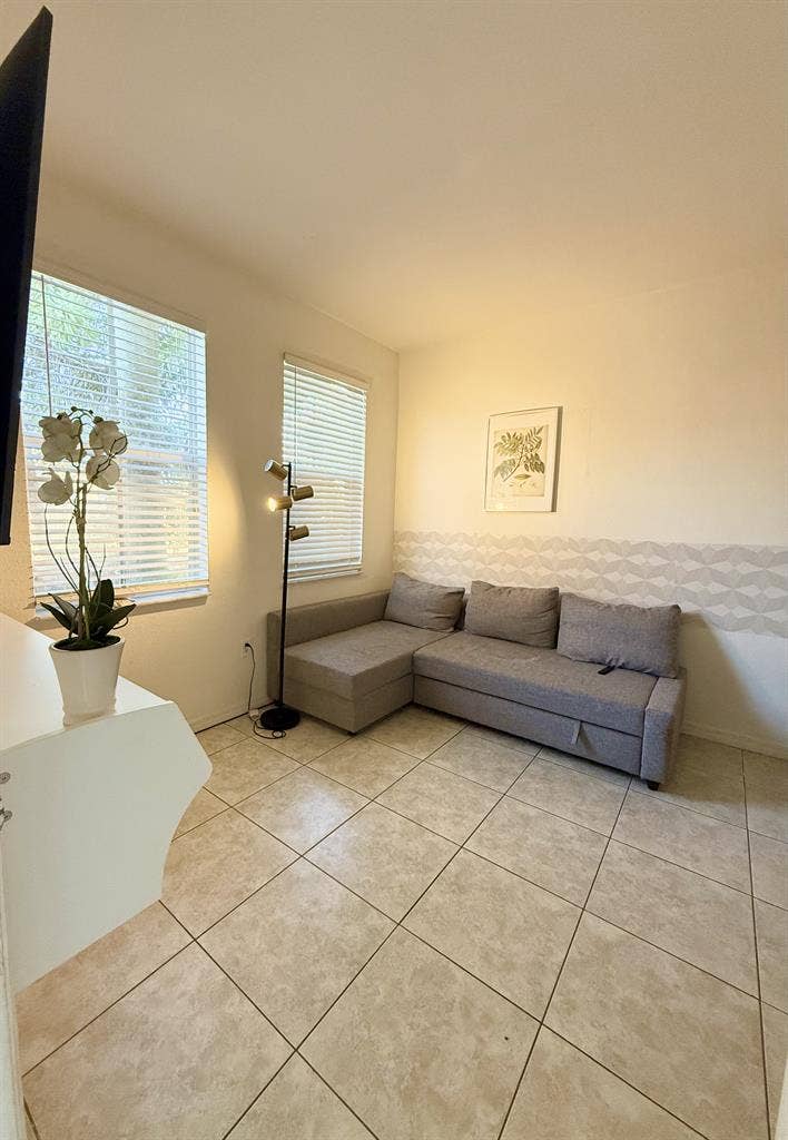 Furnished Modern Studio $M