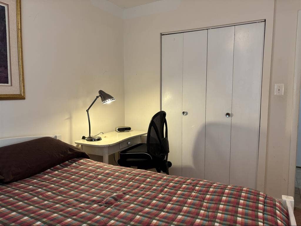 Fully furnished full bed full BA