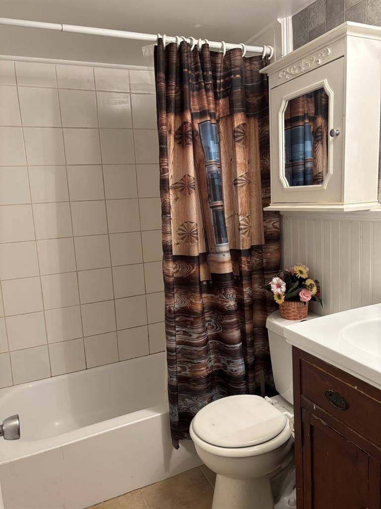 Fully furnished full bed full BA