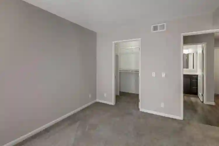 Female Roomie – Runyon Canyon