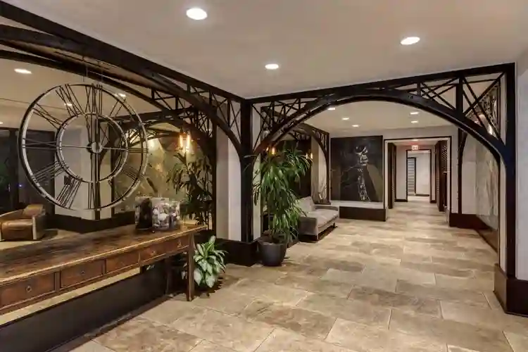 Female Roomie – Runyon Canyon