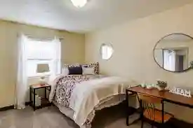 West Run apartment - bath