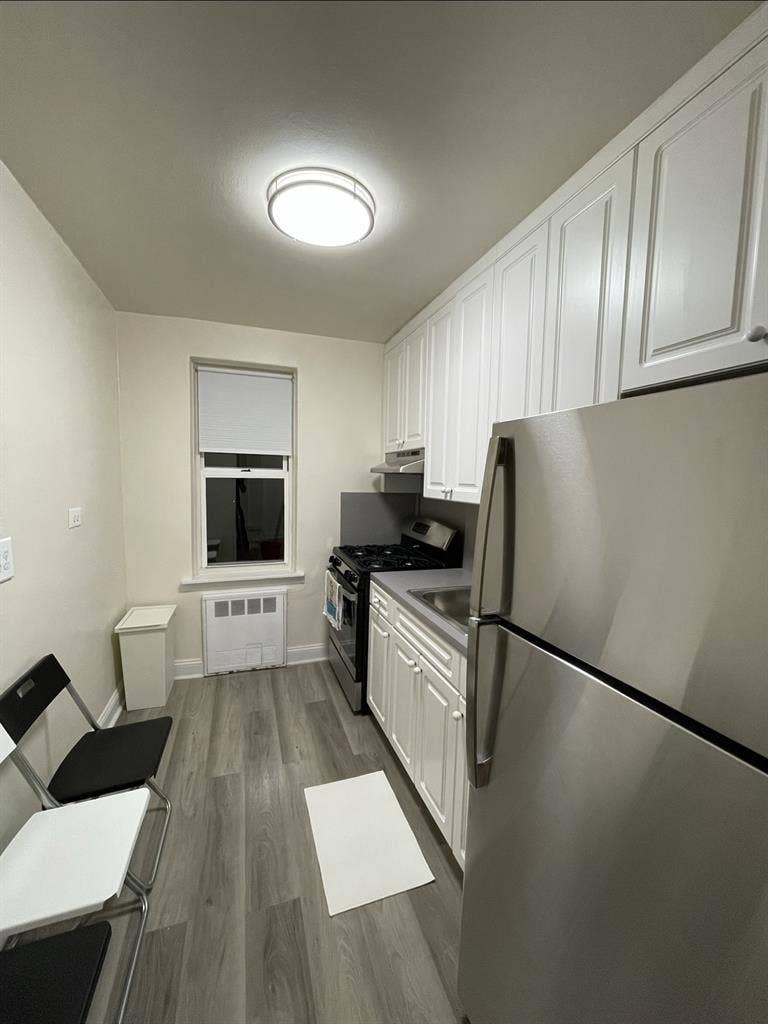 Shared room for men Brooklyn