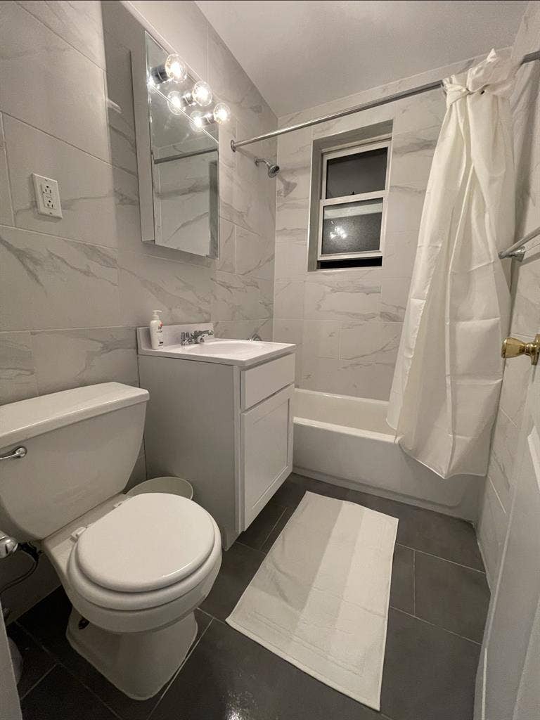 Shared room for men Brooklyn