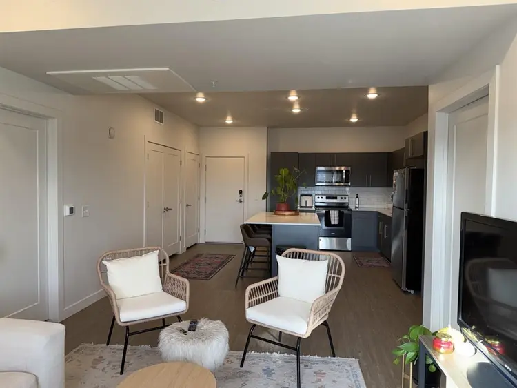 Looking for a roommate!