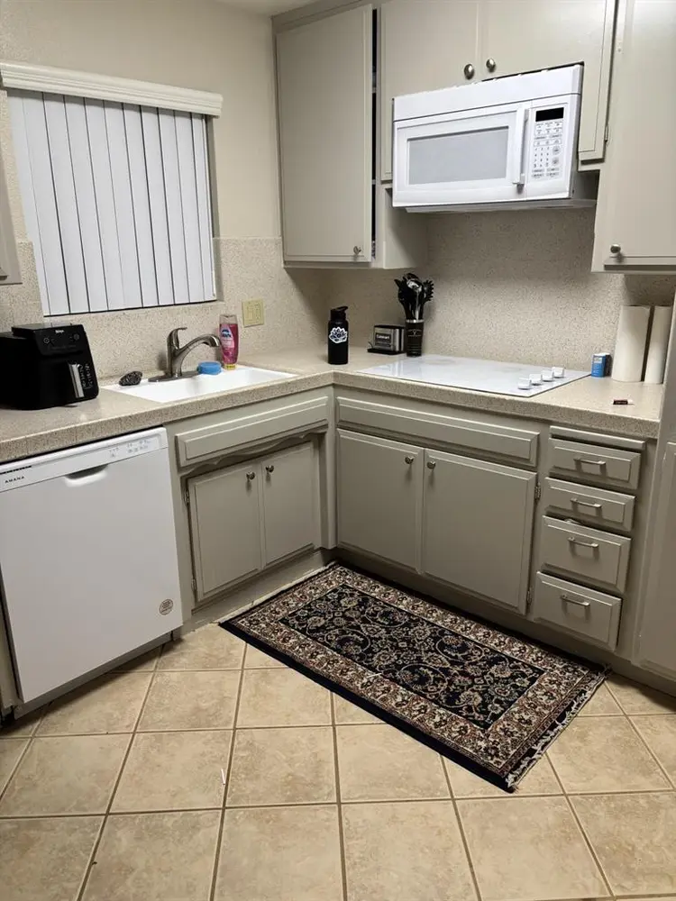 1 bd/bath available