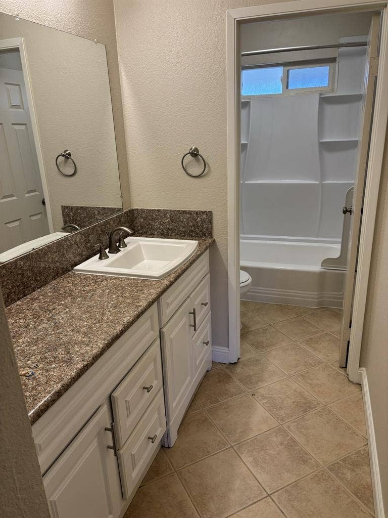 1 bd/bath available