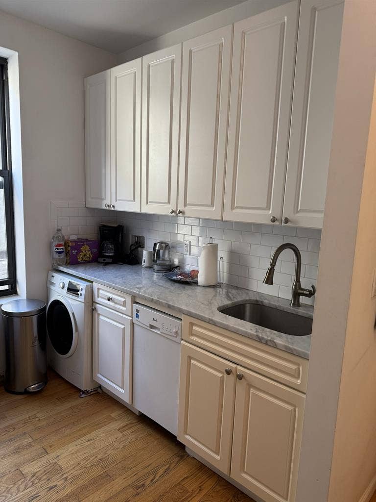 Room in 3 bedroom furnished walk up