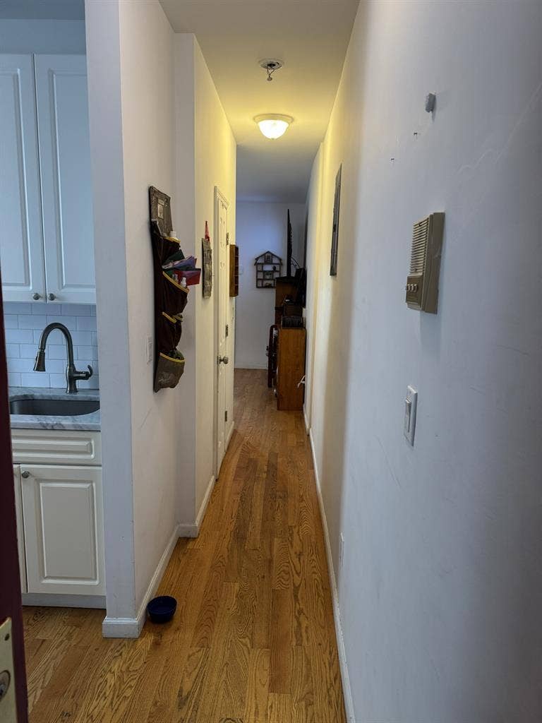 Room in 3 bedroom furnished walk up