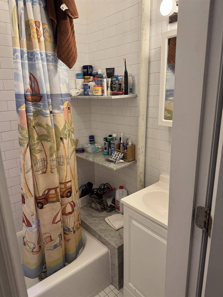 Room in 3 bedroom furnished walk up