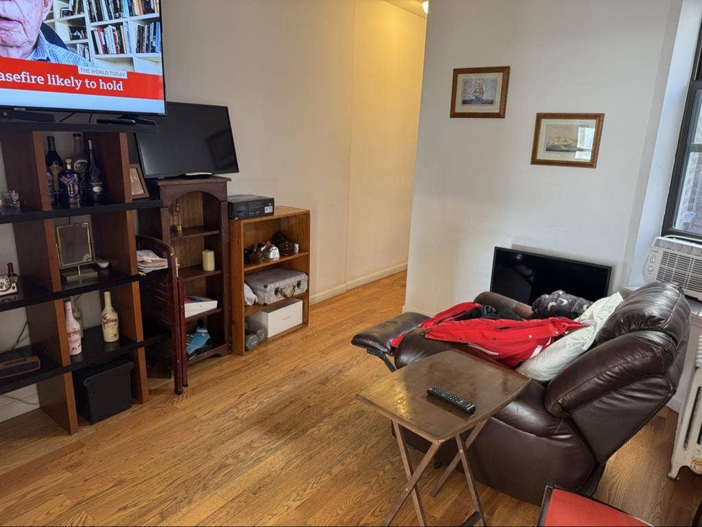 Room in 3 bedroom furnished walk up