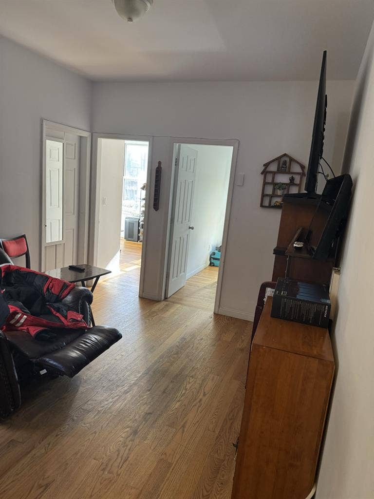 Room in 3 bedroom furnished walk up