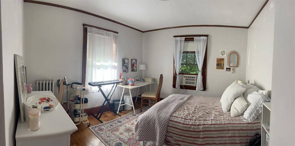 Cute Furnished Room in Somerville