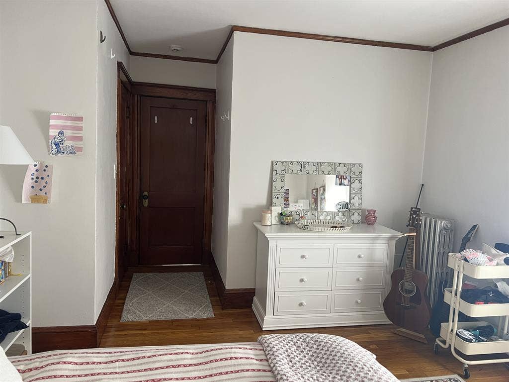 Cute Furnished Room in Somerville