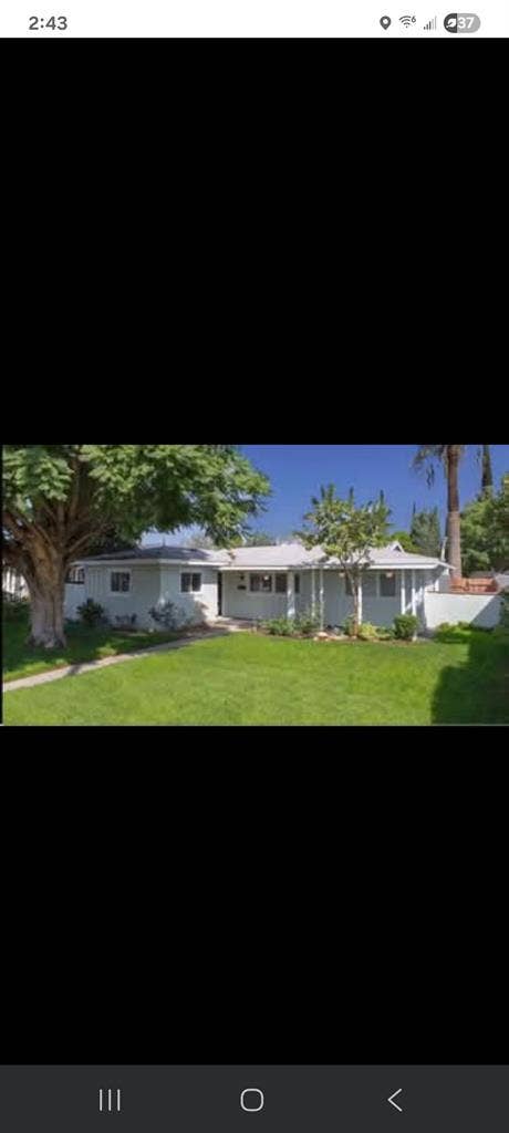 Looking for 1 roommate