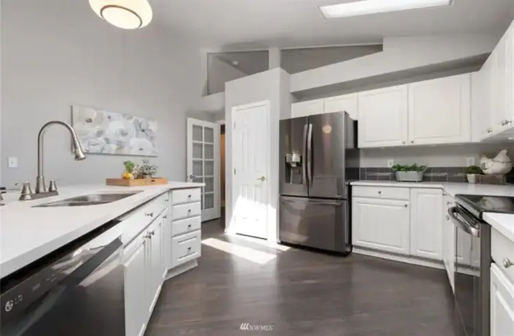 Master suite for rent